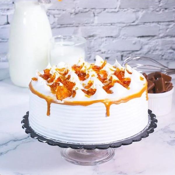 Classic Caramel Crunck Cake 2 LBS - Lahore Basket